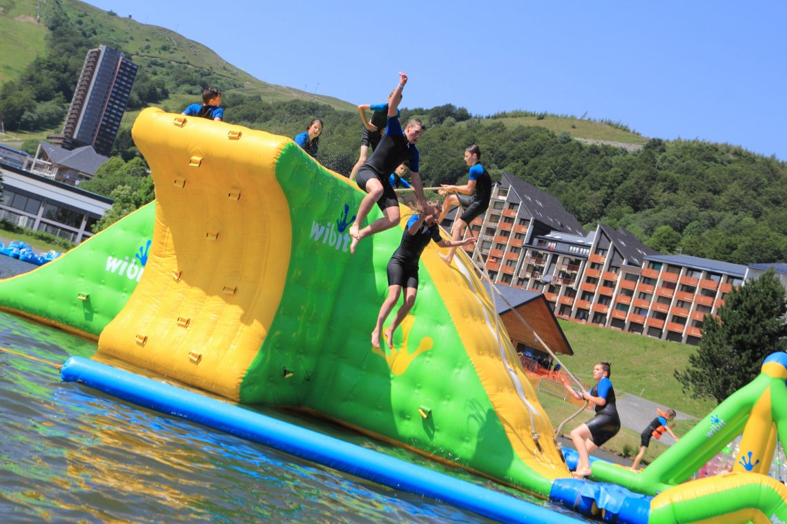 Les Hermines water sports centre in Super-Besse